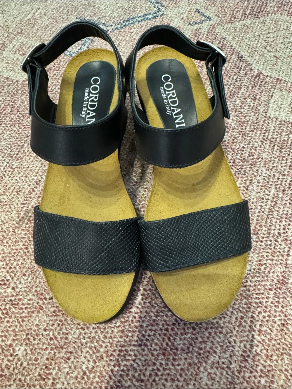 Cordani made in Italy black leather wedge platform sandals w/buckle like new 7.5